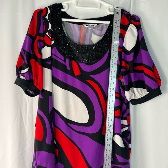 Nygard Collection XL (18-20) Abstract Print Blouse with Beaded Neckline - Picture 8 of 11